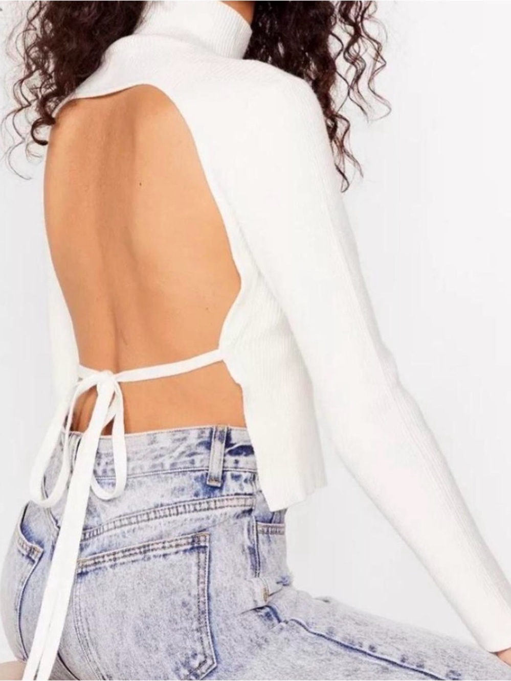 ✨ NASTY GAL Cream Ribbed Open Tie-Back Turtleneck Jumper ✨